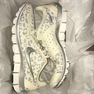 Nike Free Runs - White Leopard Print Size 8.5